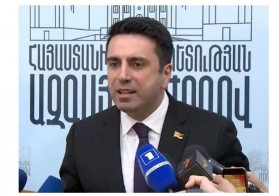 Спикер парламента Армении выступил за отставку учинившего драку главу одного из районов Еревана