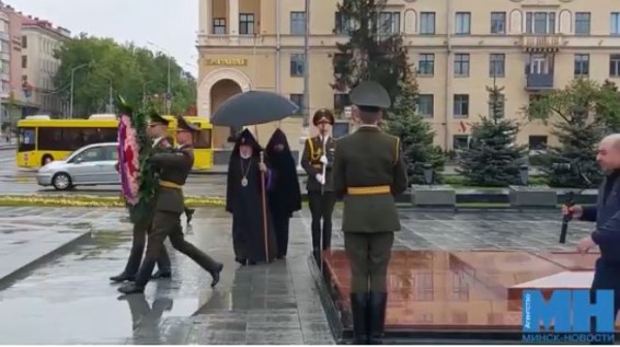 Католикос Всех армян почтил память героев ВОВ в Минске