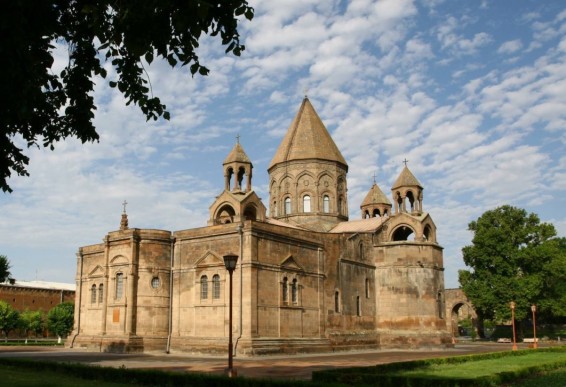 Վարկանիշն ընկած Փաշինյանին նոր թիրախ է հարկավոր, և այժմ այդ թիրախը Հայաստանյայց Առաքելական Սուրբ Եկեղեցին է. «Հայաքվե»