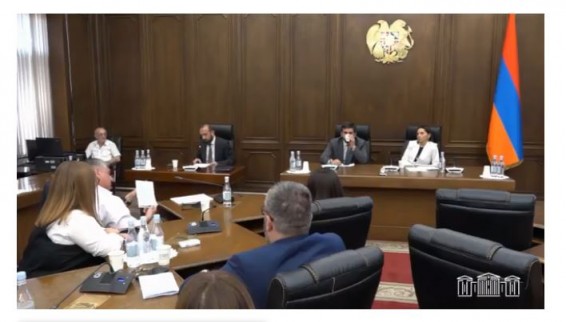 Почему Ереван согласился на два пункта в тексте договора с Баку: ответ главы МИД