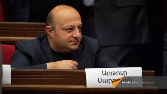 Депутата парламента Армении осудили по статьям о превышении полномочий и подлоге