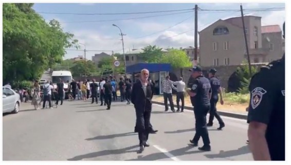 Жители Касаха протестуют, полиция задерживает активистов