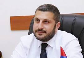 Այդ նույն խցանման մեջ մենք էլ ենք մնում. տրանսպորտի համար պետք է առանձին գիծ լինի. Երևանի փոխքաղաքապետ (Տեսանյութ)