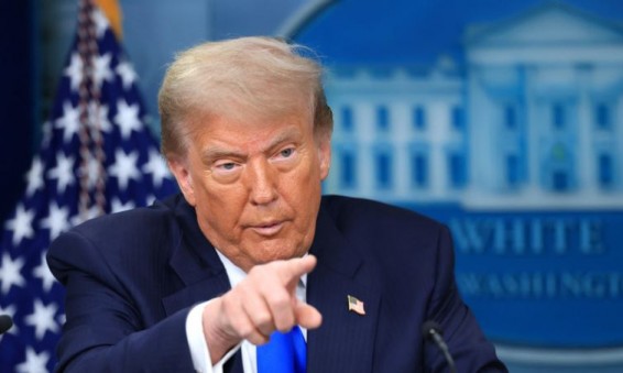 Трамп обвинил БРИКС в попытках подорвать статус доллара
