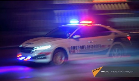Полиция обнаружила схрон оружия у дороги в Лорийской области