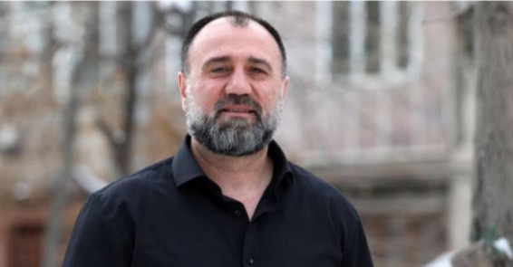 Հարամ բառն էլ ոտից գլուխ ձեր «փոքրիկ խմբակի» մասին է, մի հատ նայեք 2018-ից ինչքան բան եք հարամ արել հայ ազգի կյանքում. Ռուբեն Մխիթարյան