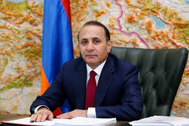 Հովիկ Աբրահամյանի խափանման միջոց տնային կալանքը փոխվել է
