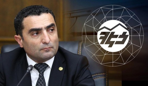 Ռոմանոս Պետրոսյանը փորձում է ազատվել ՀԷՑ-ի կադրերից, աշխատանքից ազատվածներն էլ հերթով դատարան են դիմում