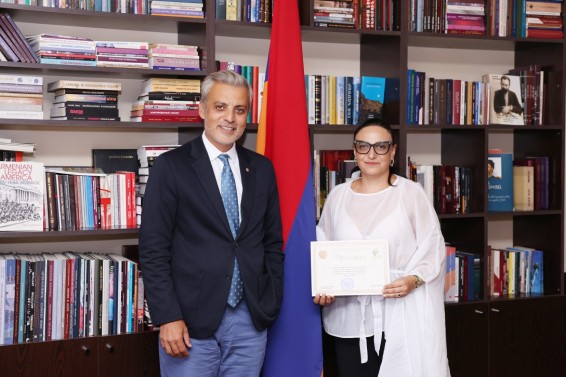 Դաշնակահար Անահիտ Դիլբարյանը պարգևատրվել է ԿԳՄՍՆ պատվոգրով