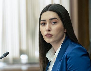 «Հրապարակ». Փարաքարի դեպքերից հետո իշխող թիմի վախերը մեծացել են. Արփինե Սարգսյանին չեն վստահում