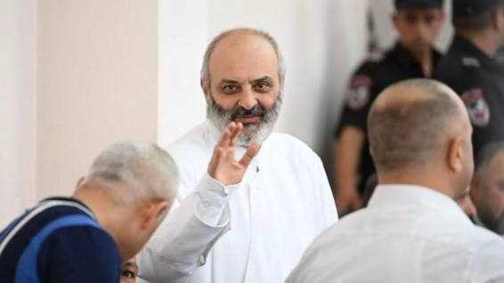 Բագրատ Սրբազանին տեսակցելու արգելքը վերացվել է