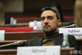 Վերջին ամիսներին հանրային հնչեղություն ունեղող գործերով կալանքների որոշումները, կամ դրանց չվերացումն աննախադեպ են. Փաստաբան