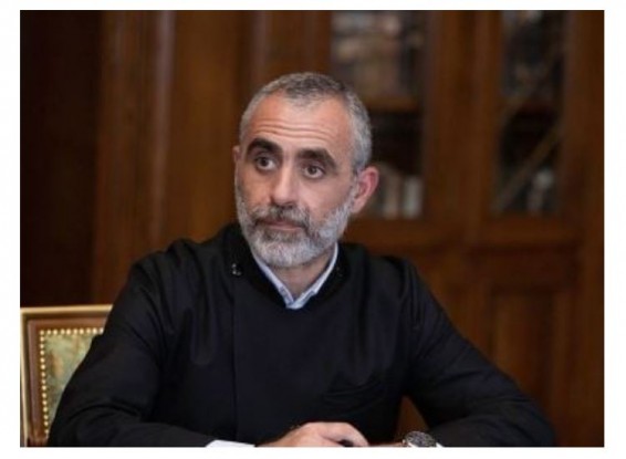 Есаи Артенян: Участвовавший в «литургии» Дьякон Роберт не имеет никакого отношения к Первопрестольному