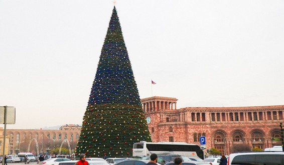 Հանրապետության հրապարակում մայր տոնածառի վրա կլինեն նոր ճյուղեր ու լույսեր․ ընդհանուր միջոցառումների համար հատկացվել է 600 մլն դրամ