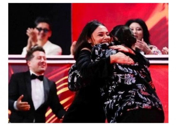 Азербайджанские СМИ сообщают о скандале из-за похвалы певицы Самиры Эфенди армянскому певцу