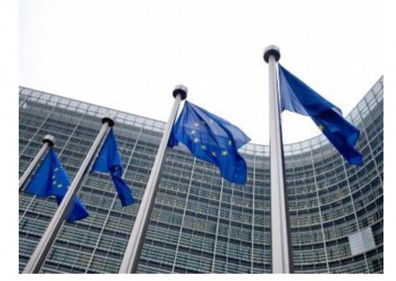 Politico: Баку и Ереван рассматривают налаживание тесных связей с ЕС в качестве альтернативы Москве