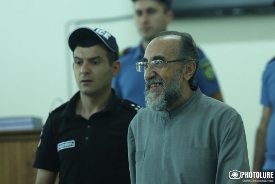 Адвокаты архиепископа Аджапахяна добились разрешения на его операцию
