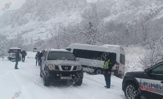 Նորավանքի ճանապարհին մեքենաներ են բախվել