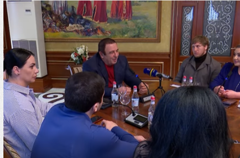 Ծառուկյանը հանդիպել է «Առաջարկ Հայաստանին» ծրագրի երիտասարդների և անվանի մարզիկների հետ, քննարկել՝ երկի առողջ ու անվտանգ ապագան (Տեսանյութ)