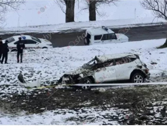 Լոռիում Nissan Murano-ն մի քանի պտույտ շրջվել է ու հայտնվել ձորում. ՊՆ 4 ծառայողներ տեղափոխվել են հիվանդանոց