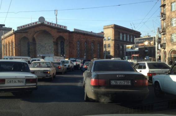 Քաղաքաշինության պետկոմիտեում քննարկվել է Արշակունյաց–Նժդեհ տրանսպորտային հանգույցի կարգավորումը