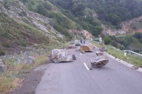 Գորիս - Կապան ավտոճանապարհը մաքրվել է քարաբեկորներից