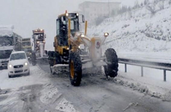 Գյումրի-Շիրակ գյուղ հատվածում 150 մեքենա է արգելափակվել