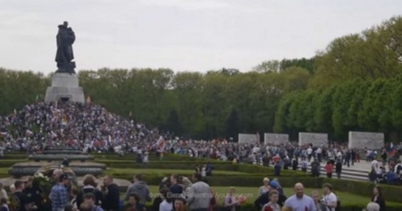 В центре Киева началось шествие «Бессмертного полка»