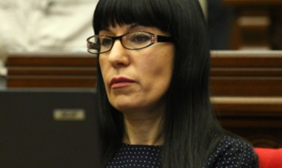 Գյումրու Անտառավան թաղամասի 26 շենքը 400-րդ աստիճանի վթարային է, մարդիկ էվակուացնում են երեխաներին. Նաիրա Զոհրաբյան