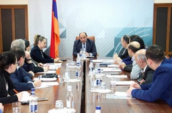 Սուրեն Կարայանը հանդիպել է ներգնա տուրօպերատորների միության անդամների հետ