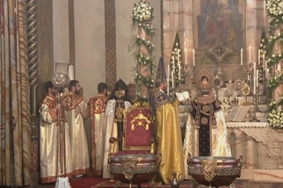 Սուրբծննդյան պատարագ՝ Մայր Աթոռում