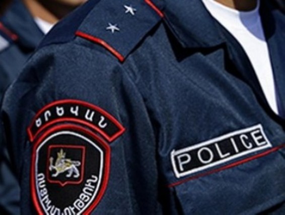 Քաղաքացին կամավոր զենք է հանձնել ոստիկանություն