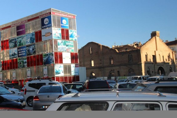 Թուրքիայում հայկական եկեղեցին վերածվել է ավտոկայանատեղիի