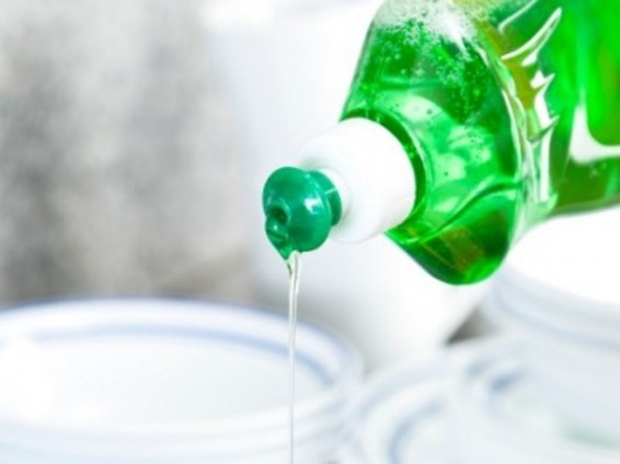 Վանաձորցի կինը ափսե լվանալու հեղուկ է խմել. նրան հասցրել են Երեւան