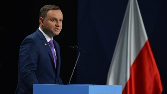 Оппозиция Польши грозит президенту трибуналом в случае утверждения бюджета