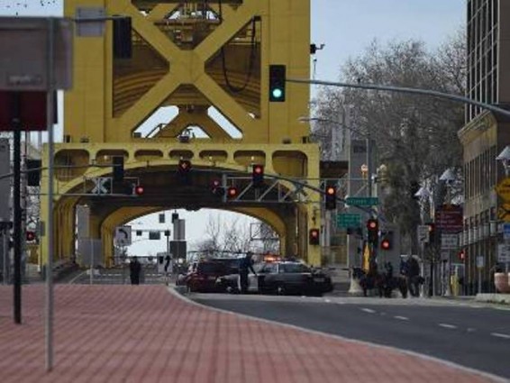 Կինը սպառնում էր պայթեցնել Սակրամենտոյի կամուրջը