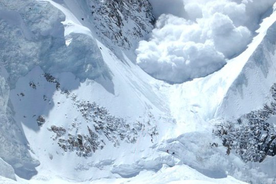 Իտալական Ալպերում ձնակույտը մի խումբ լեռնադահուկորդների է ծածկել