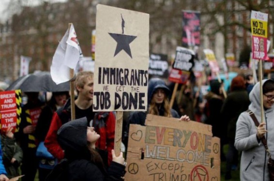 Լոնդոնում հազարավոր մարդիկ ցույցի են դուրս եկել` բողոքելով Դոնալդ Թրամփի այցի դեմ