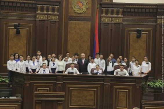 Բաց դասը վարել է ՀՀ ԱԺ նախագահ Գալուստ Սահակյանը