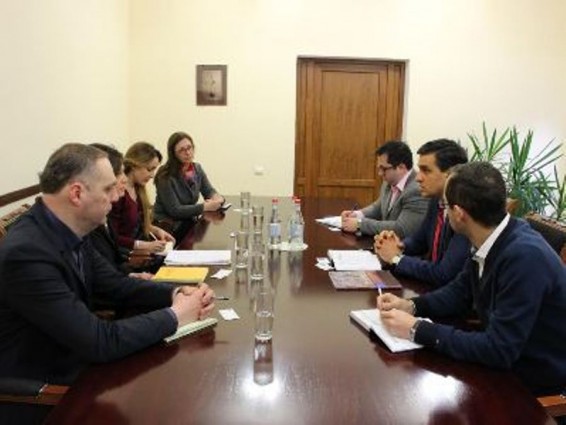 Արման Թաթոյանը Human Rights Watch-ի ներկայացուցիչների հետ քննարկել է երեխաների իրավունքները ՀՀ-ում