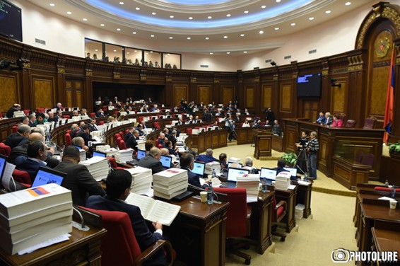 Ставки на предвыборные взятки взбудоражили армянских парламентариев