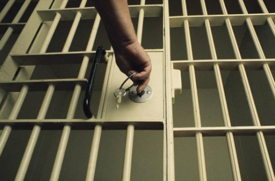 Ըստ քրգործի նյութերի՝ ՔԿՀ աշխատակիցը թմրանյութ է մտցրել խուց. ՀՔԾ