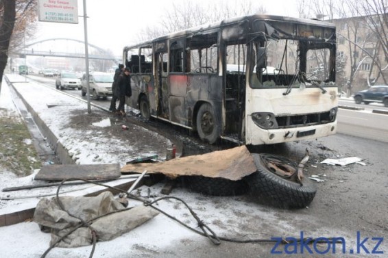 В Алматы горел пассажирский автобус