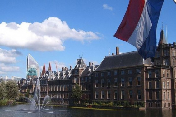 Նիդեռլանդներում կոչ է արվել թուրք պաշտոնյաներին «անցանկալի մարդ» հայտարարել մինչև Թուրքիայում հանրաքվեի ավարտը