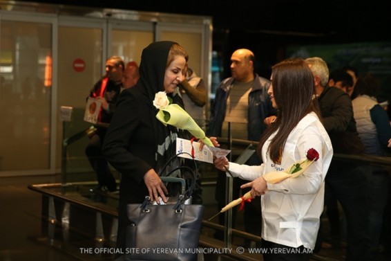 Մարտի 8. շնորհավորանքները մեկնարկել են «Զվարթնոց» օդանավակայանում