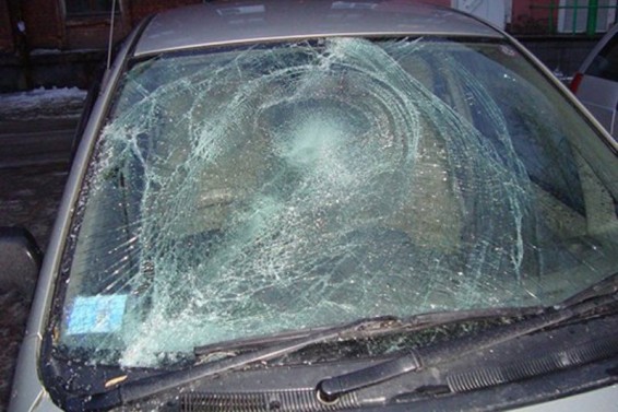 Ավտովթարի հետևանքով մեքենան հայտնվել է սննդի սպասարկման կետում