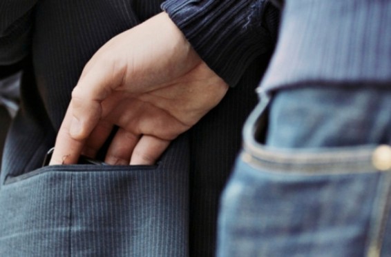 Բերման է ենթարկվել թիվ 67 երթուղու ավտոբուսի սրահում ուղևորից գողություն կատարած անձը