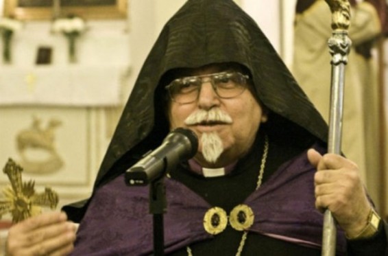 Պոլսո Հայոց պատրիարքի տեղապահի ընտրություններում հաղթած արքեպիսկոպոս Բեկչյանն Արամ Աթեշյանից պահանջել է հարգել Էջմիածնի որոշումները