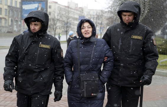 В Минске милиция задерживает предполагаемых участников 