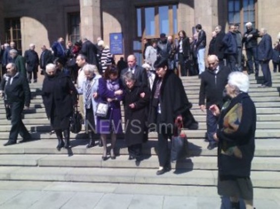 Կոմիտասի անվան պանթեոնում հուղարկավորեցին Վլադիմիր Բարխուդարյանին